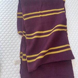 Warner Bros. Harry Potter Universal Studios Burgundy Striped Scarf new no tag